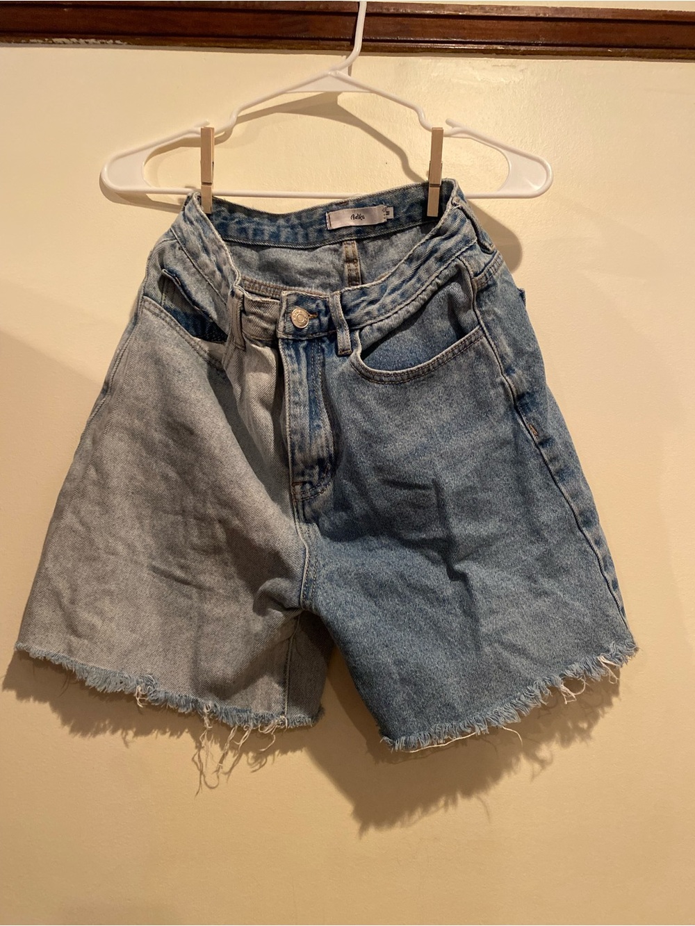 Two-toned denim shorts